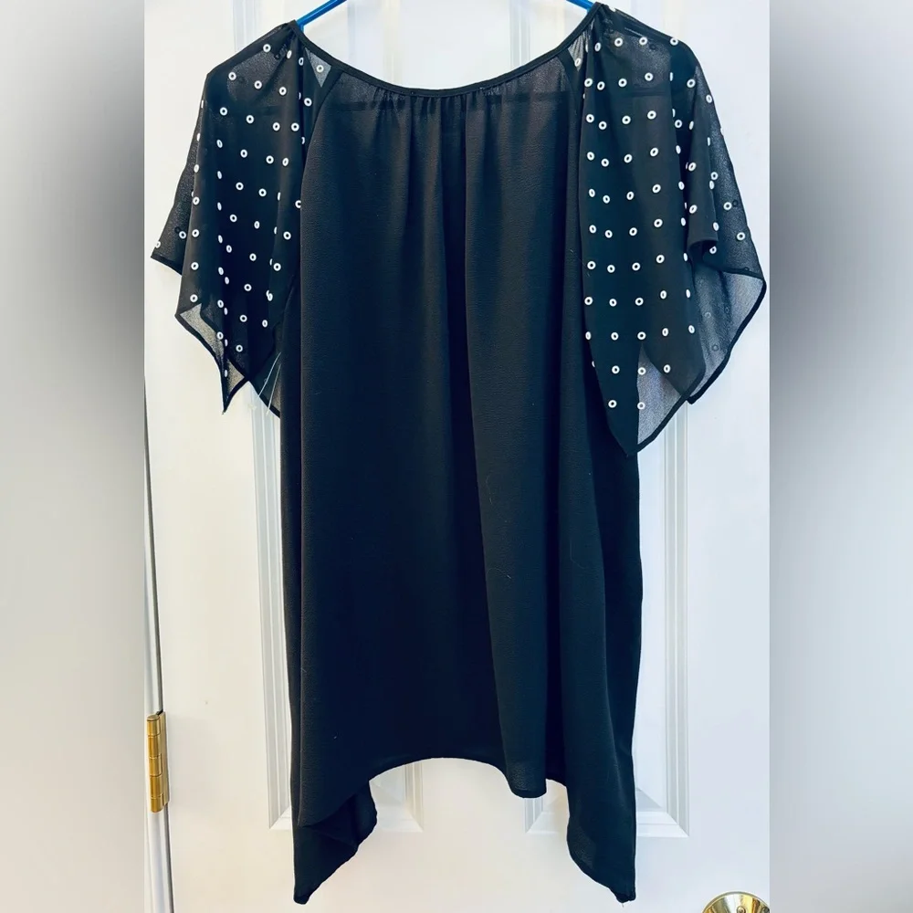 Michael Kors Top pullover black chiffon flutter white grommets business casual M